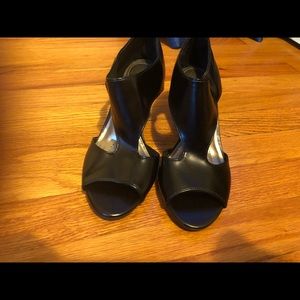 Dexflex Comfort black Heels .